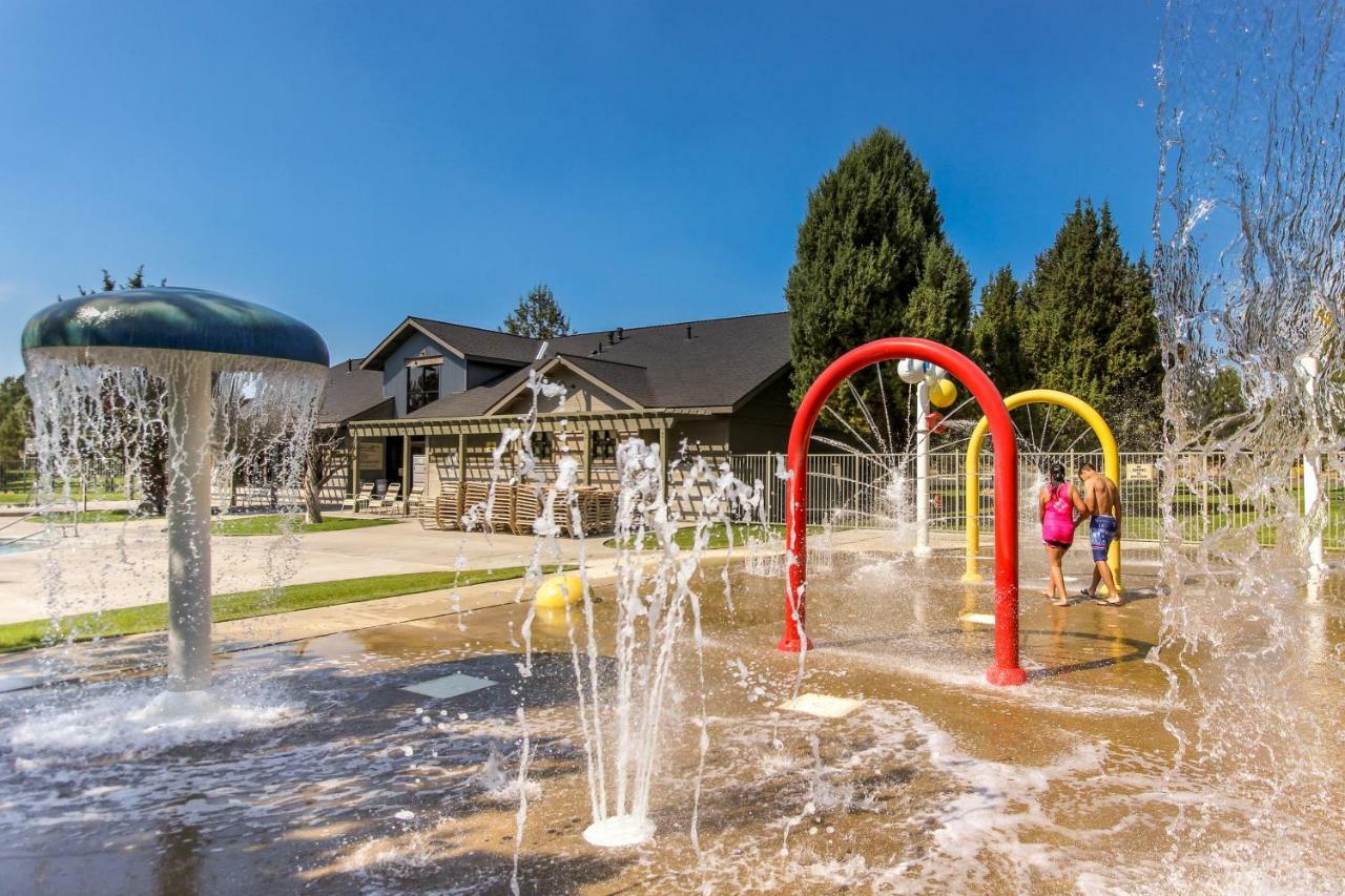 Village Loop View Редмонд Экстерьер фото